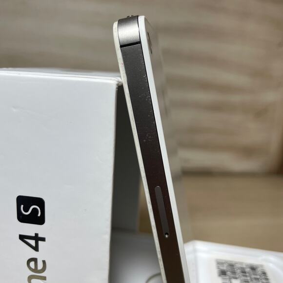 Apple iPhone4s a1387 16 GB White Unlocked Reset boxed Model MD277LL/A cell phone - Picture 16 of 16